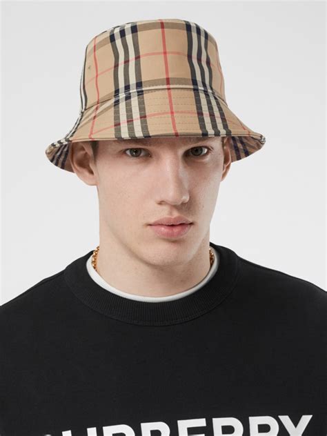 cappello burberry pescatore|Cappello da pescatore in misto cotone Check con EKD (Sabbia).